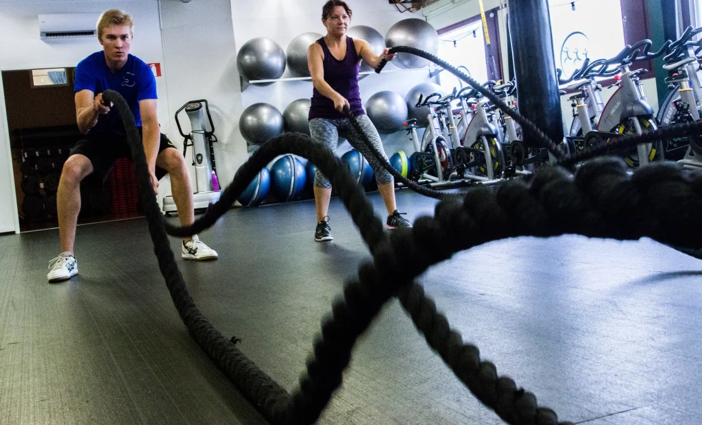 Cross-training-ryhmaliikunta-Kissat-Hallin-urheilukeskus
